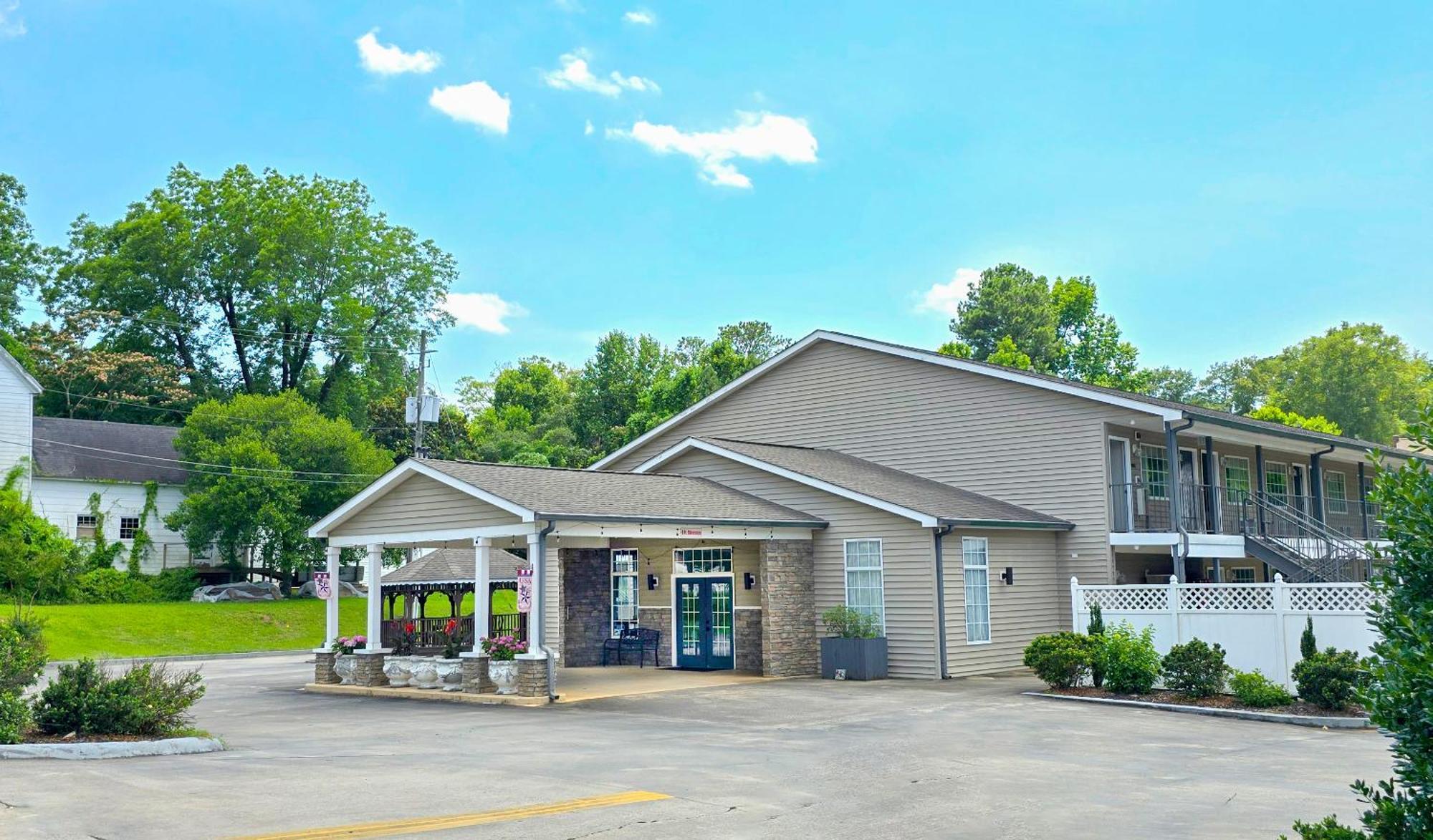 Meriwether Country Inn Warm Springs Exterior photo